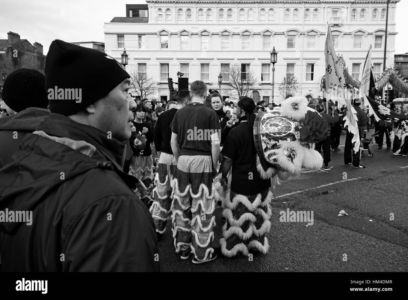 Image Monochrome du Nouvel An chinois à Liverpool UK Banque D'Images