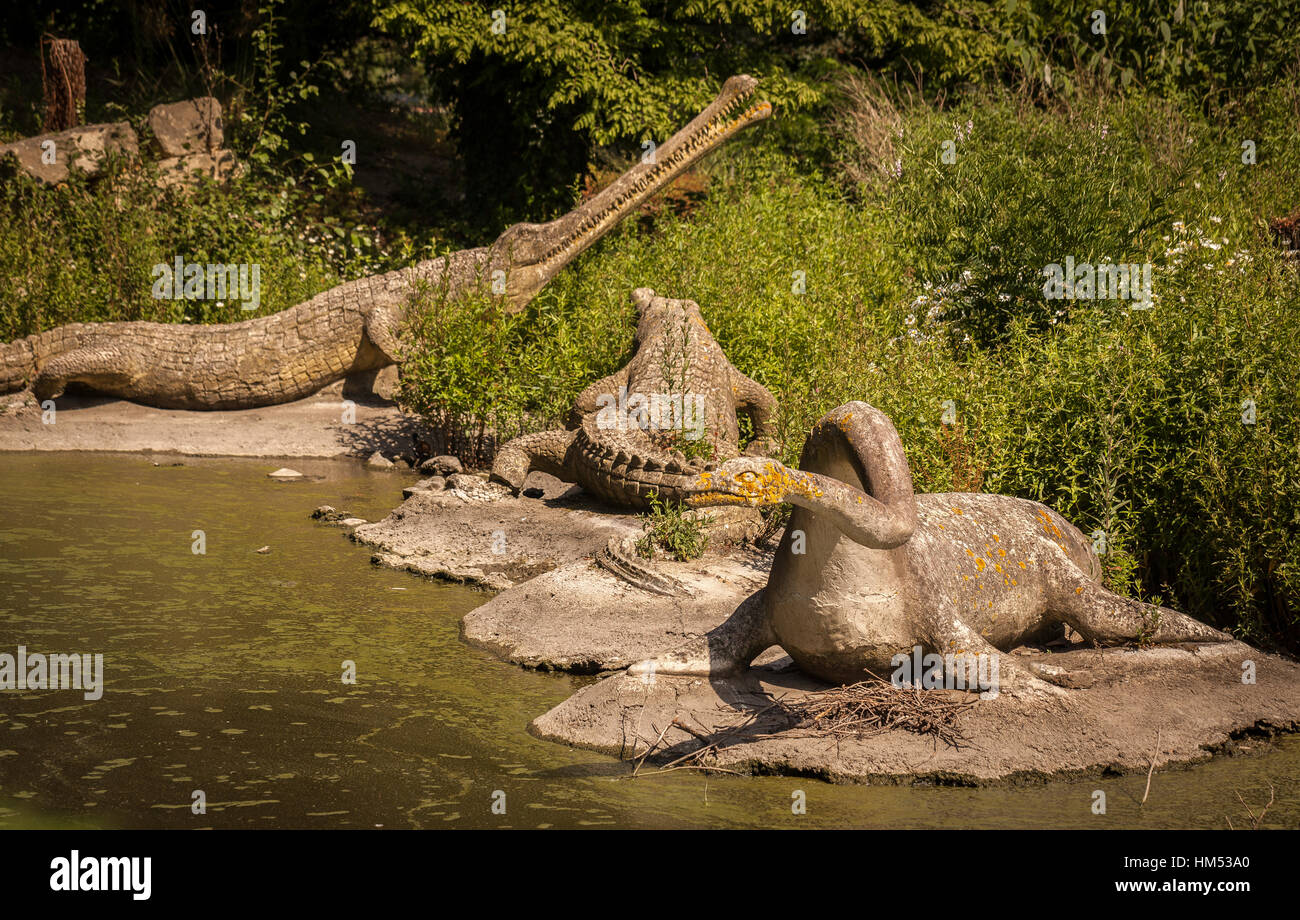 Dans la sculpture de dinosaures Crystal Palace Park Banque D'Images