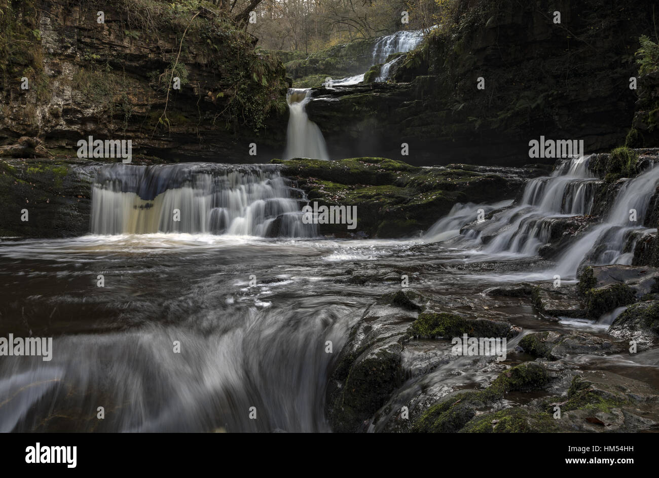Sgwd Fias Oisans-Gwyn, chute de la prairie, blanc sur Afon Mellte, Ystradfellte, quatre cascades, Brecon Beacons. Banque D'Images