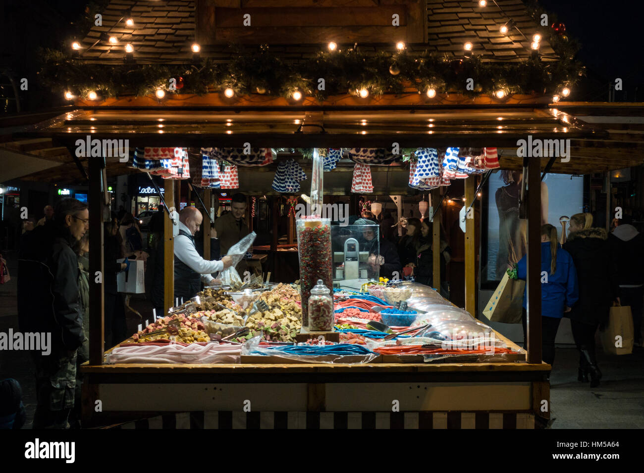 En décrochage Liverpools Marché allemand de vendre des bonbons Banque D'Images