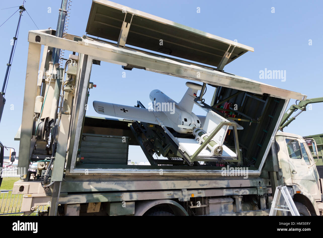 BERLIN, ALLEMAGNE - le 22 mai : l'allemand Rheinmetall KZO de véhicule aérien sans pilote à l'Exposition internationale de l'aérospatiale ILA le 22 mai 2014 à Berlin, Ge Banque D'Images