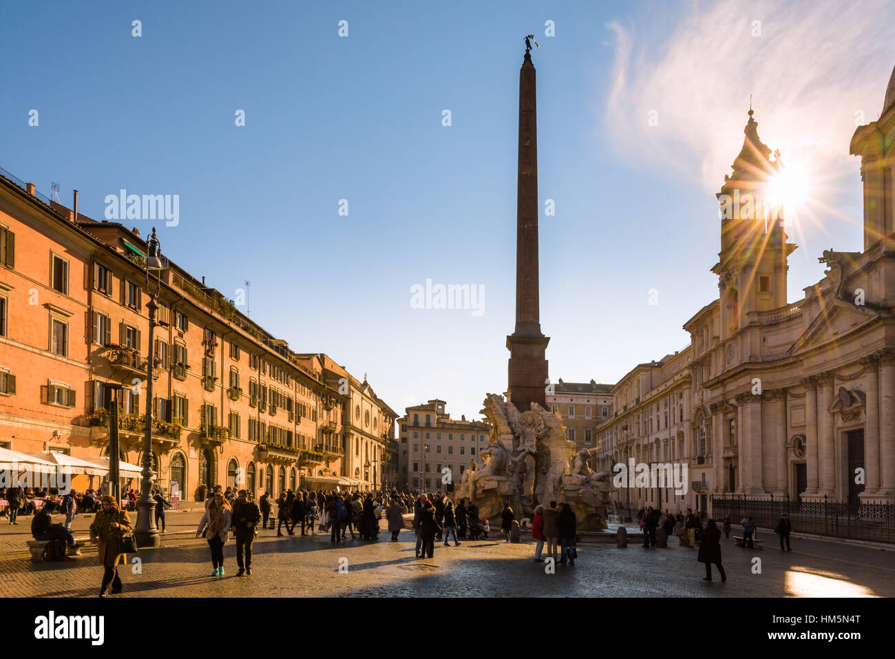 La place Navone à Rome Italie ,à l'origine connu comme 'Circus Agonalis'. Dans le centre est Fontana dei Quattro Fiumi fontaine par Bernini Banque D'Images