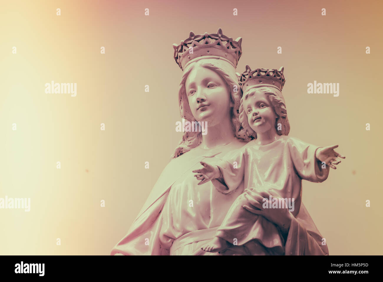 Vierge Marie et l'enfant Jésus ('image filtrée traitées effet vintage. ) Banque D'Images
