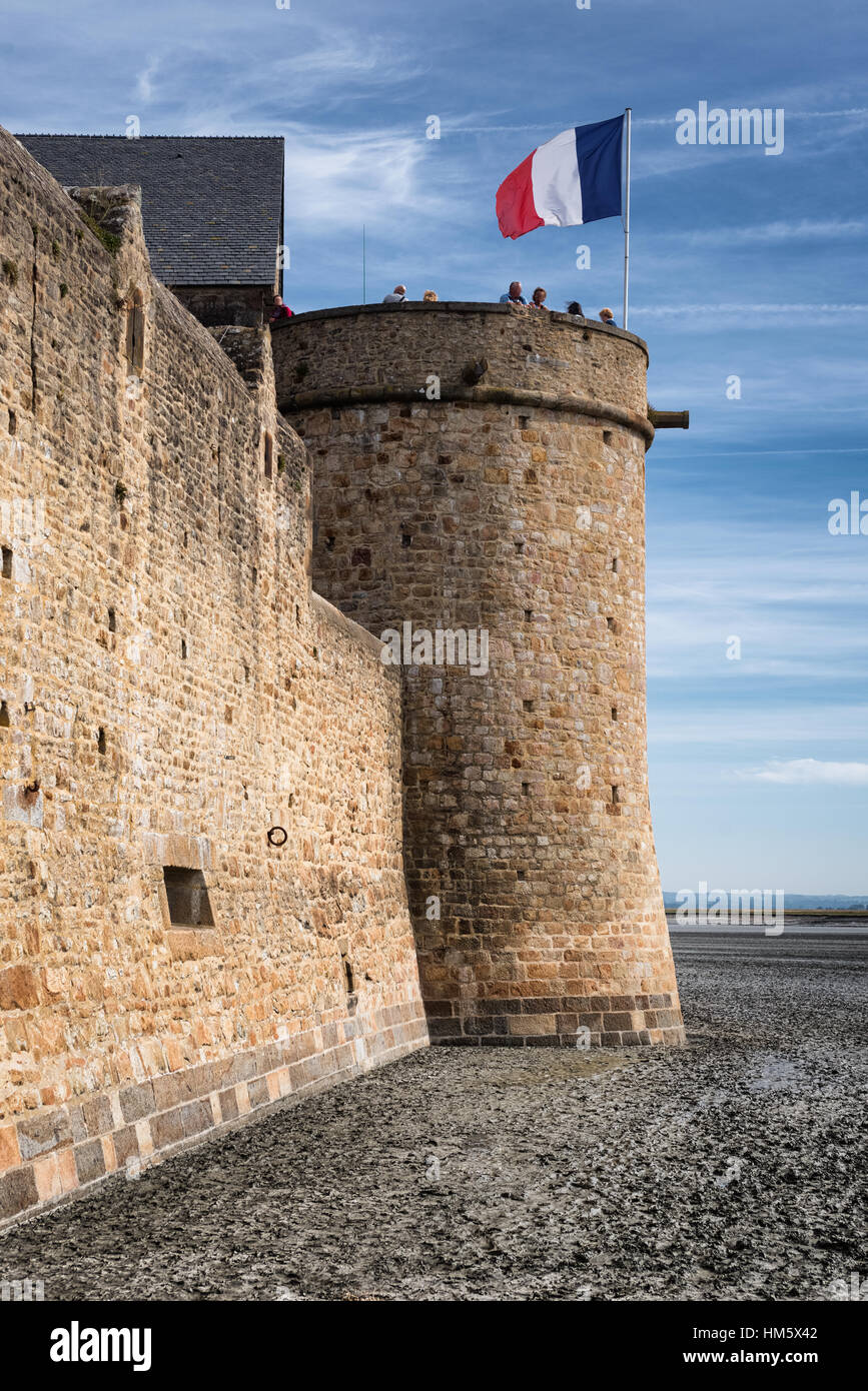 Fortifications de pierre côtières du Mont-Saint-Michel, France Banque D'Images