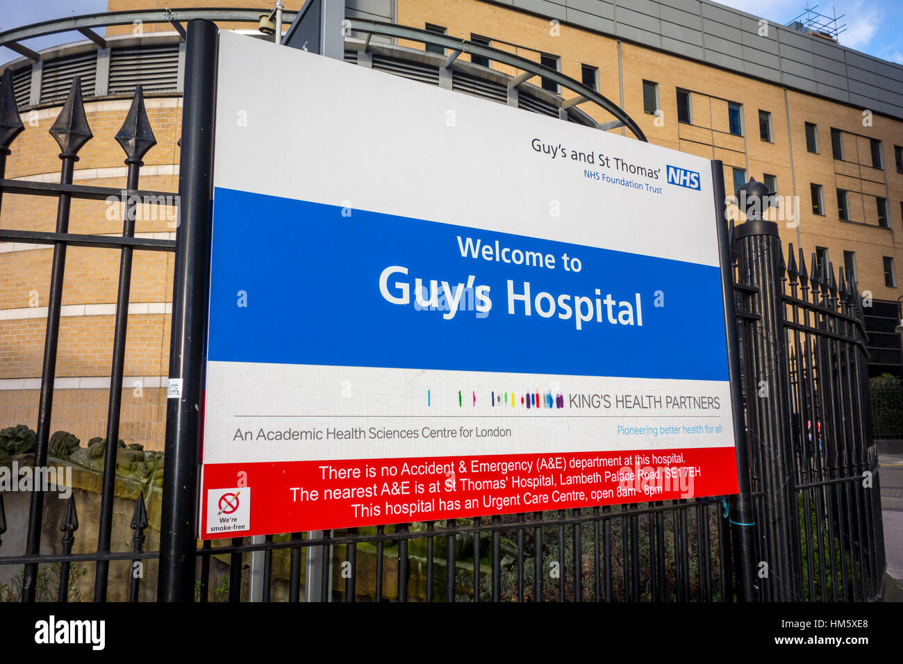 Bienvenue à Guy's Hospital signe, Londres, Royaume-Uni Banque D'Images