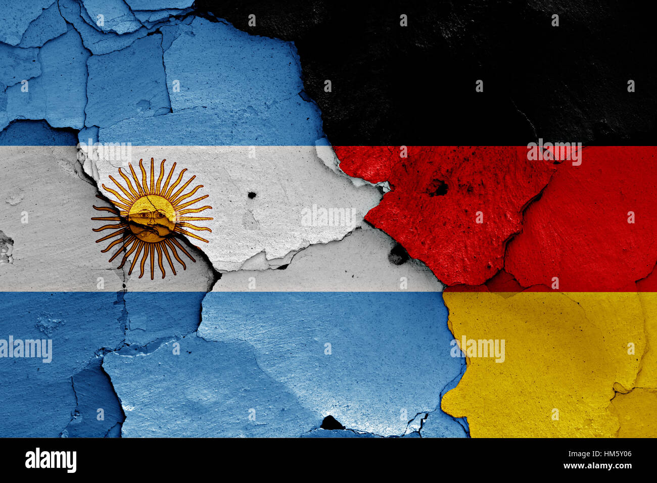 Drapeaux de l'Argentine et l'Allemagne peint sur mur fissuré Banque D'Images