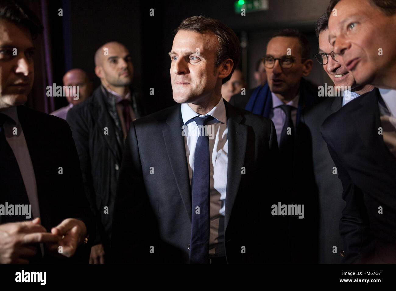 Emmanuel Macron dans Beyrouth, LIBAN - Beyrouth - Liban / Emmanuel Macron, candidate à l'élection présidentielle française en avril 2017 avec son mouvement 'en marche !", au cours d'une réunion avec la communauté économique française et à l'ESA (Ecole supérieure des affaires, un projet de coopération franco-libanais) sur le thème : "La France, une révolution Le développement économique et social pour le 21e siècle ' Emmanuel Macron s'est rendu à Beyrouth pour se réunir le 24 janvier 2017, Michel Aoun au président de la République libanaise, Saad Hariri le Premier ministre libanais. - Bilal Tarabey / Le Pictorium Banque D'Images