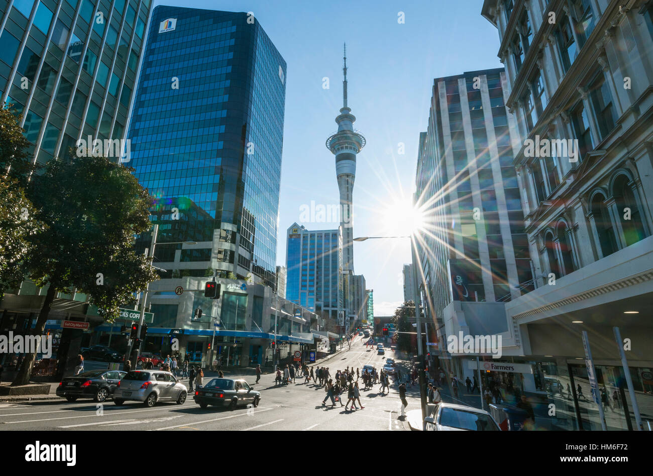 La jonction de route, sun star, Sky Tower, Central Business District, Auckland, North Island, New Zealand Banque D'Images