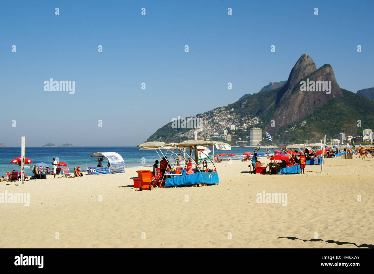RIO DE JANEIRO, BR - CIRCA AOÛT 2011 - La célèbre plage d'Ipanema, un des plus célèbres du monde. Banque D'Images