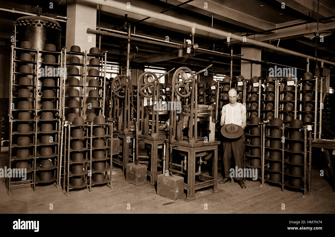 Chapeaux fabriqués pour les militaires américains par John B. Stetson Co., Phila., PA appuyant sur le service de l'Armée de chapeaux. Ca. 1917-1918. John B. Stetson Co. Banque D'Images