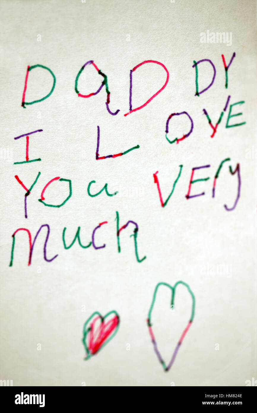 Papa je t'aime beaucoup écrit par une fille de 5 ans Banque D'Images