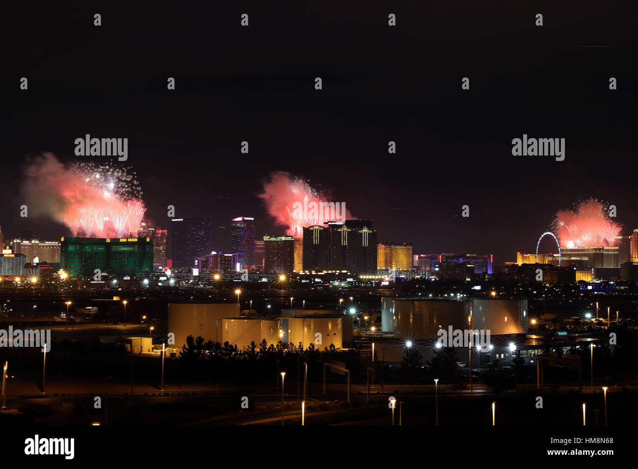 D'artifice du Nouvel An à Las Vegas, Nevada dispose d''atmosphère où : Las Vegas, Nevada, United States Quand : 31 Déc 2016 Crédit : Judy Eddy/WENN.com Banque D'Images