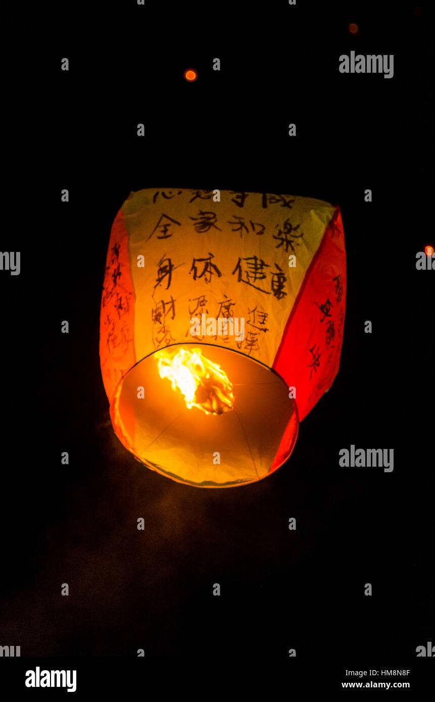 Souhaits et prières effectuées par un lanters Banque D'Images