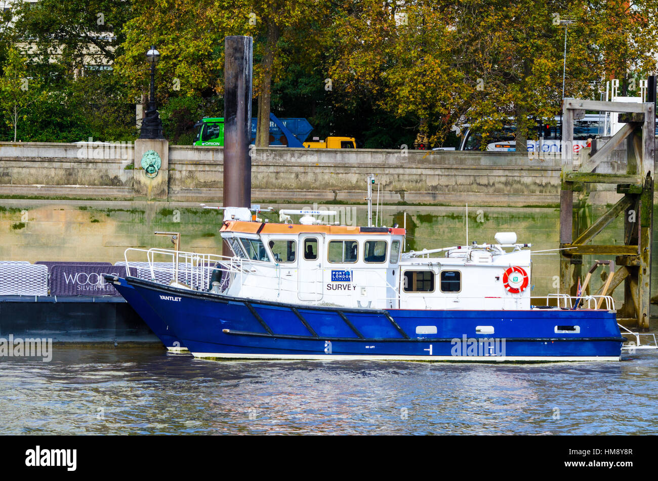 Nelson est un Yantlet catamaran 44 exploité comme un navire hydrographique du port de Londres par l'Autorité. Banque D'Images