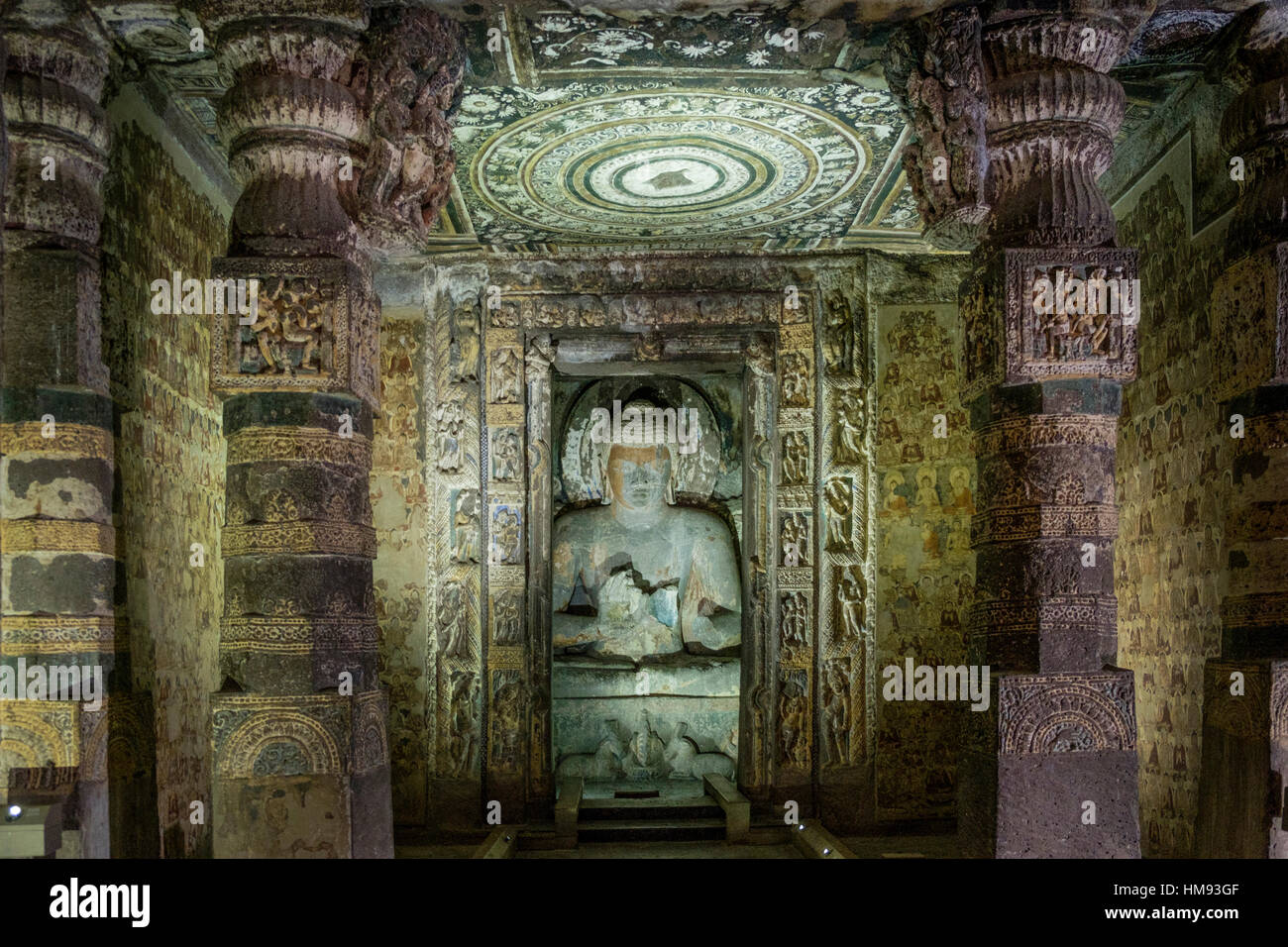 Statue de Bouddha dans les grottes d'Ajanta, Maharashtra, Inde Banque D'Images
