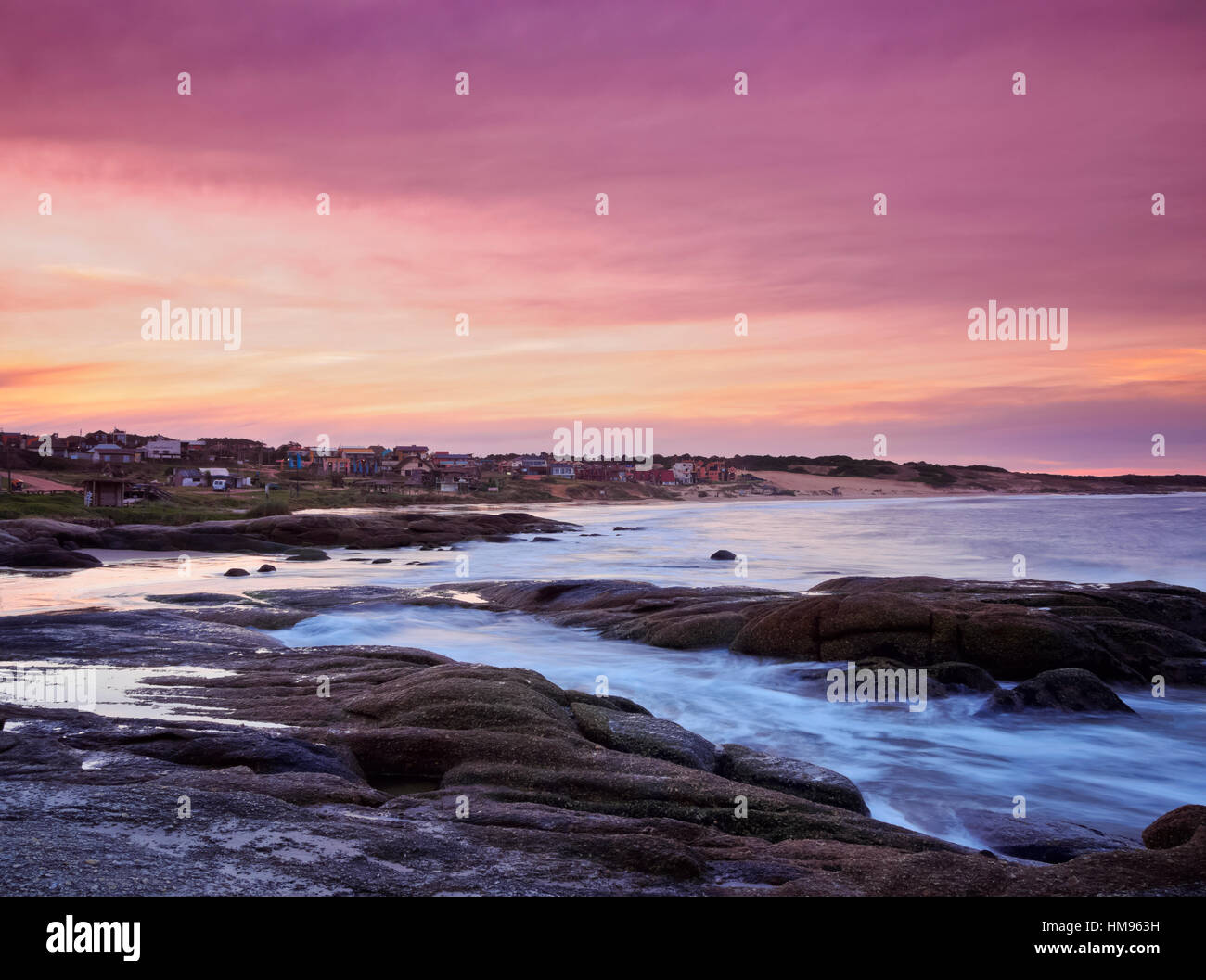 Coucher de soleil sur Punta del Diablo, Rocha, Uruguay, Ministère de l'Amérique du Sud Banque D'Images