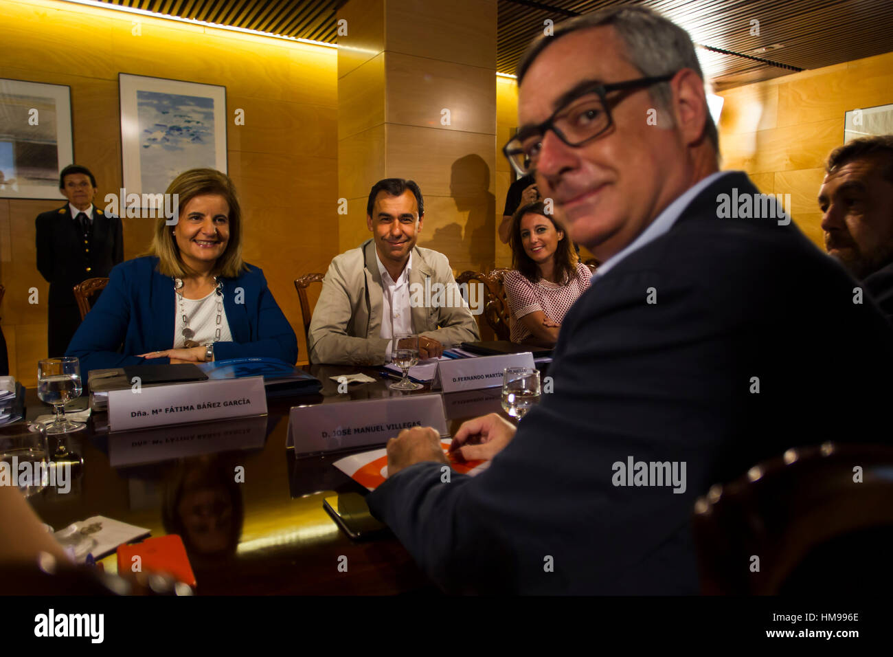 Politic Fátima Lévy con Fernado Martínez Maillo y José Manuel Villegas con Miguel Gutiérrez , Andrea Levy et Juan Carlos Girauta au cours de la réunion des équipes de négociation et les citoyens le parti populaire à Madrid le lundi 22 août 2016. Banque D'Images