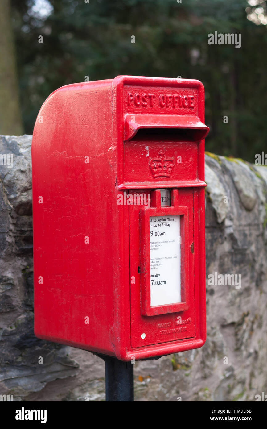 Old vintage red postbox Banque D'Images