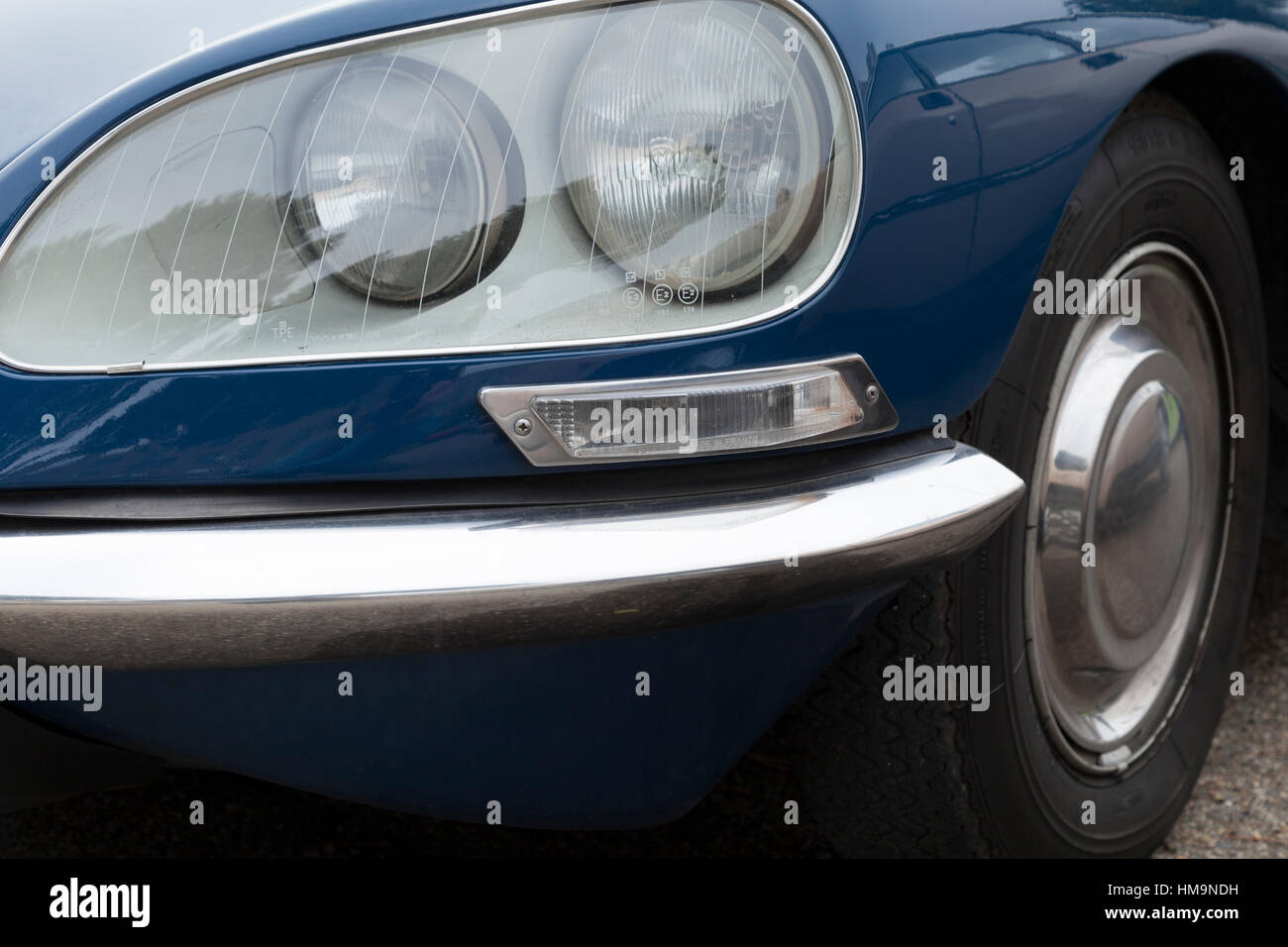 Citroen DS 21,détail des projecteurs Banque D'Images