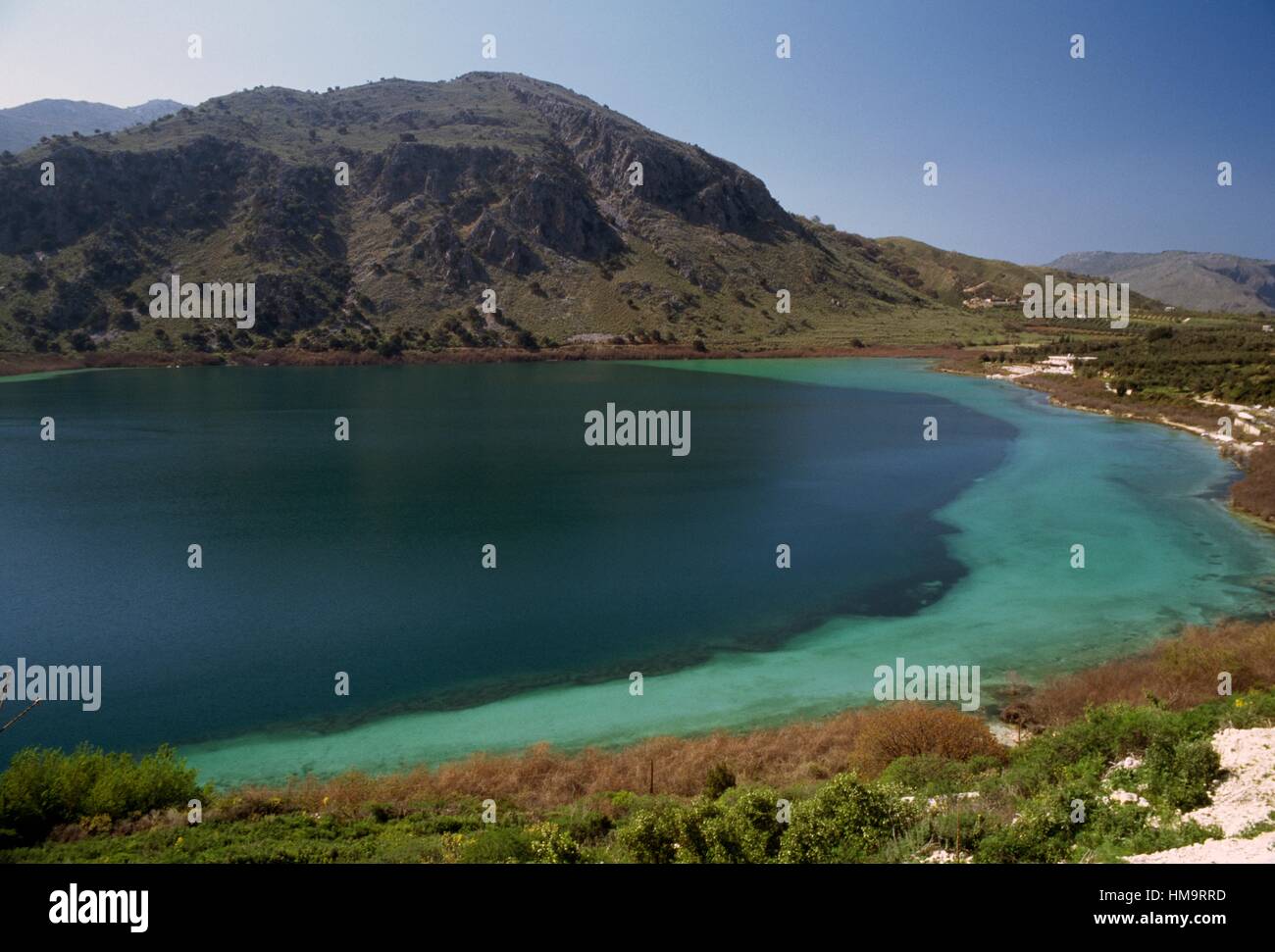 Lac de Kournas, le seul lac d'eau douce en Crète, Grèce. Banque D'Images