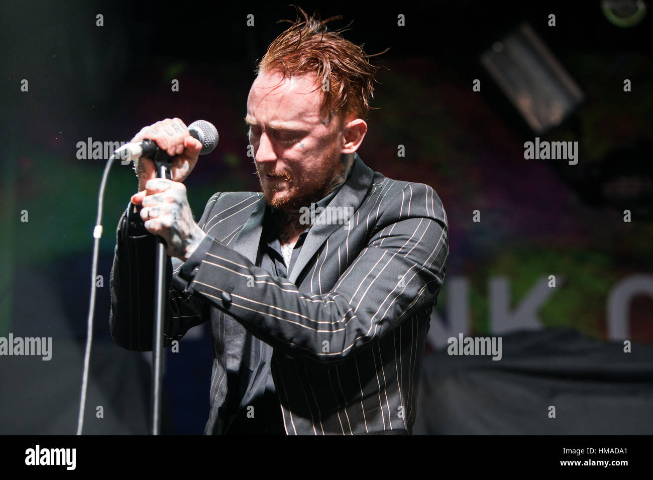 Milan, Italie. 09Th Feb 2017. Le groupe de punk hardcore Anglais Frank Carter et le Rattlesnakesperforms vivent à la fabrique de l'ouverture du show de Biffy Clyro Crédit : Rodolfo Sassano/Alamy Live News Banque D'Images