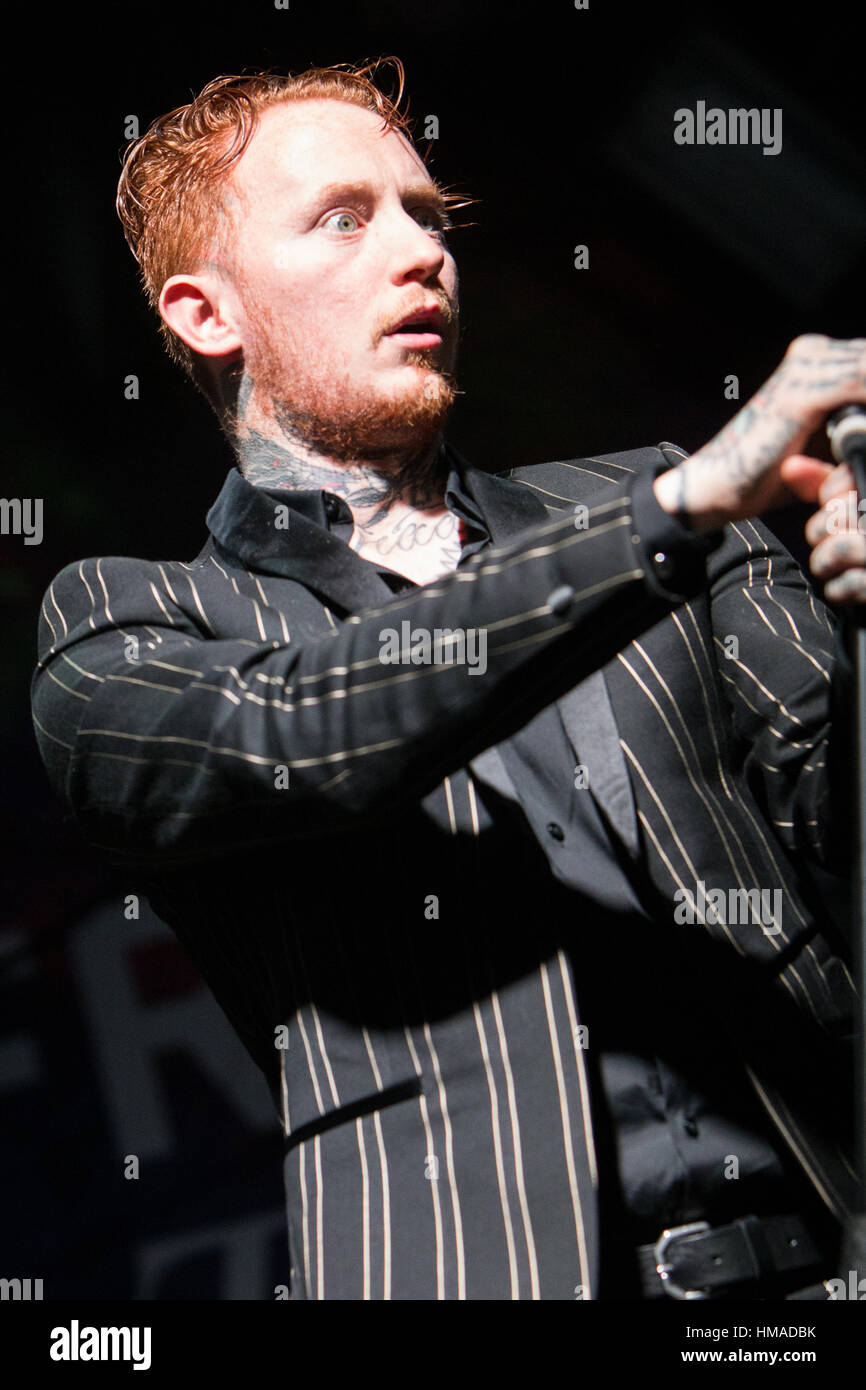 Milan, Italie. 09Th Feb 2017. Le groupe de punk hardcore Anglais Frank Carter et le Rattlesnakesperforms vivent à la fabrique de l'ouverture du show de Biffy Clyro Crédit : Rodolfo Sassano/Alamy Live News Banque D'Images