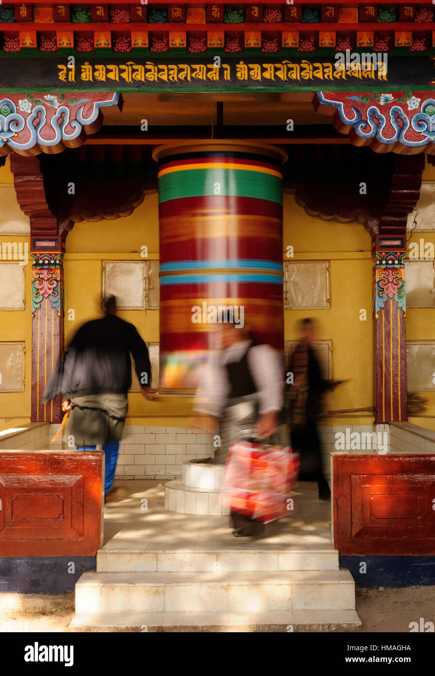 Kalaczakra temples à Dharamsala, Mcleod Ganj.la main-mill la prière. Banque D'Images