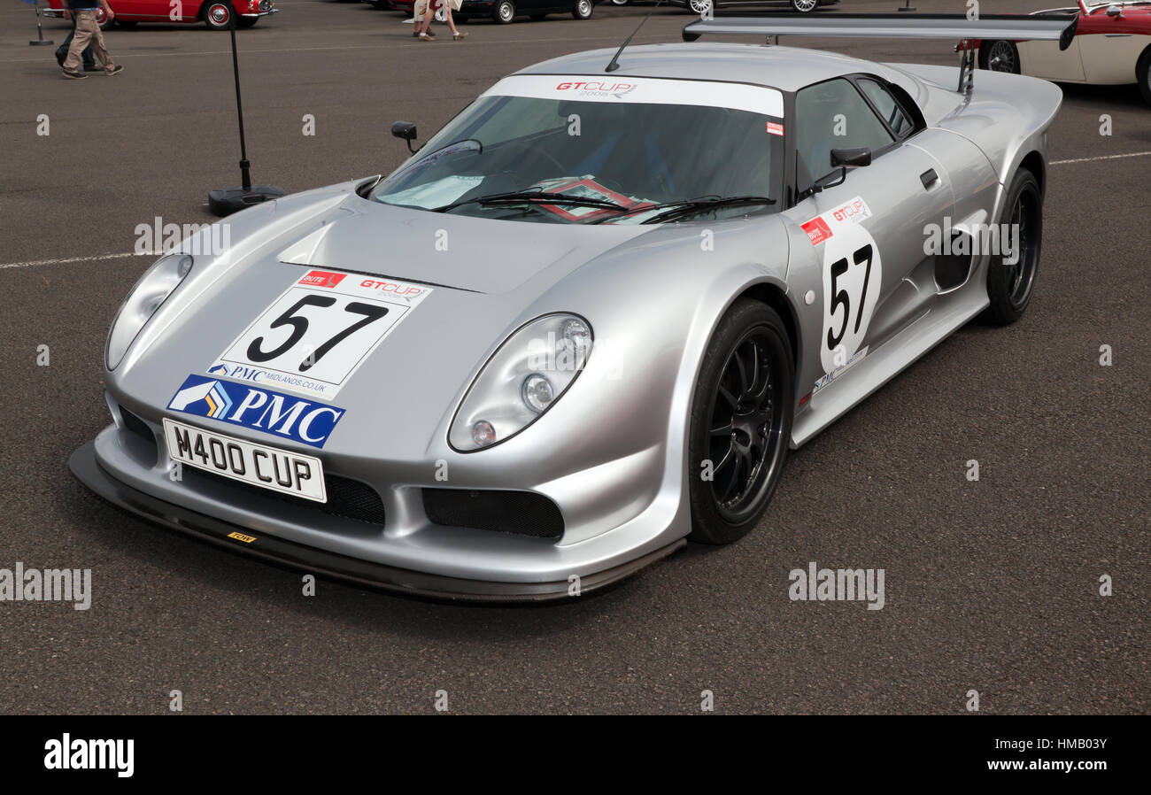 Un 2003, Argent, Noble M400 GT cup race car exposé au 2016 Silverstone Classic Banque D'Images