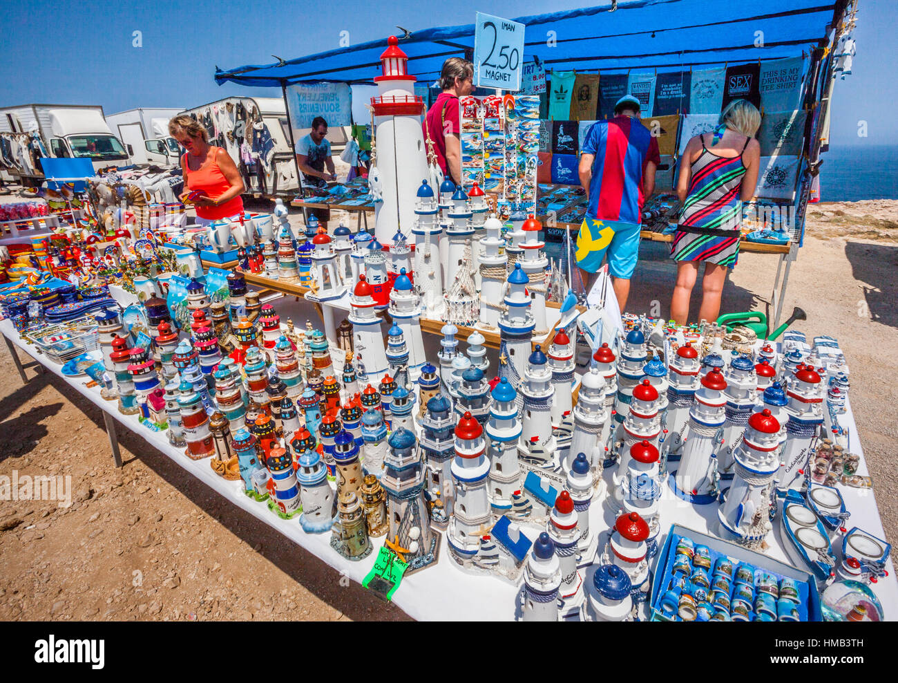 Portugal, Algarve, vente de souvenirs au phare du cap Saint Vincent (Cabo de Sao Vicente), le point sud-ouest de l'Europe Banque D'Images