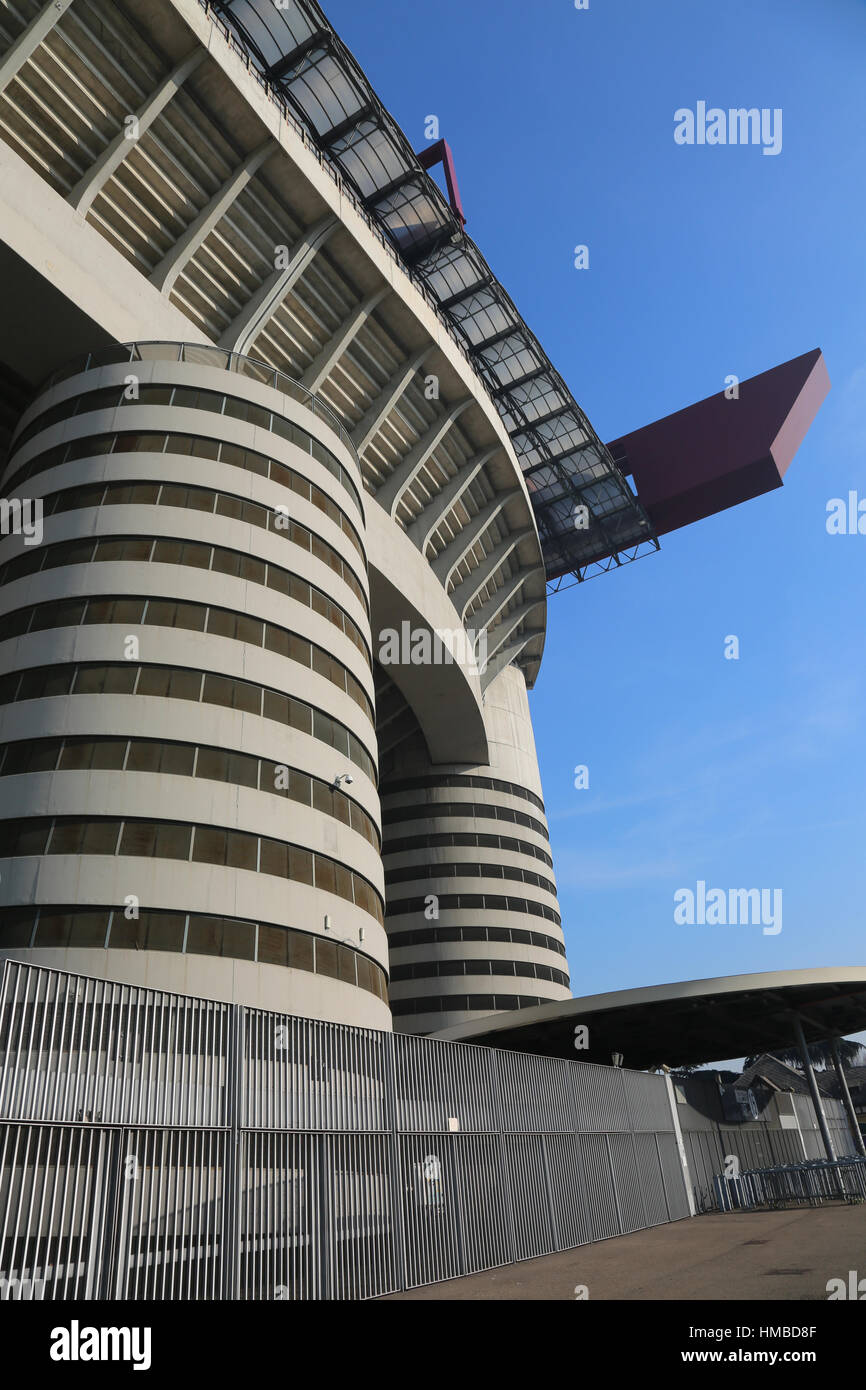 Milan, MI, Italie - 9 décembre 2016 : Stade de Football appelé Stadio Meazza, mais communément connu sous le nom de San Siro Banque D'Images