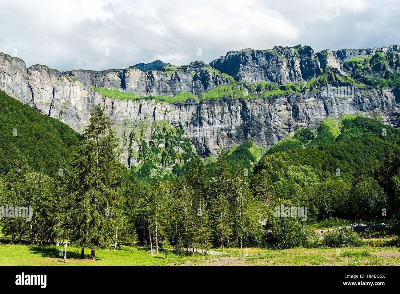 Cirque de SixtFer à cheval (Alpes, Savoie), dans la vallée du HautGiffre Photo Stock Alamy Cirque de SixtFer à cheval (Alpes, Savoie), dans la vallée du HautGiffre Photo Stock Alamy