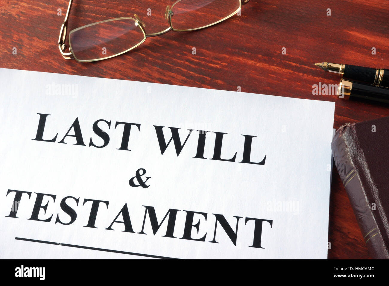 Last Will & Testament formulaire sur une table. Banque D'Images