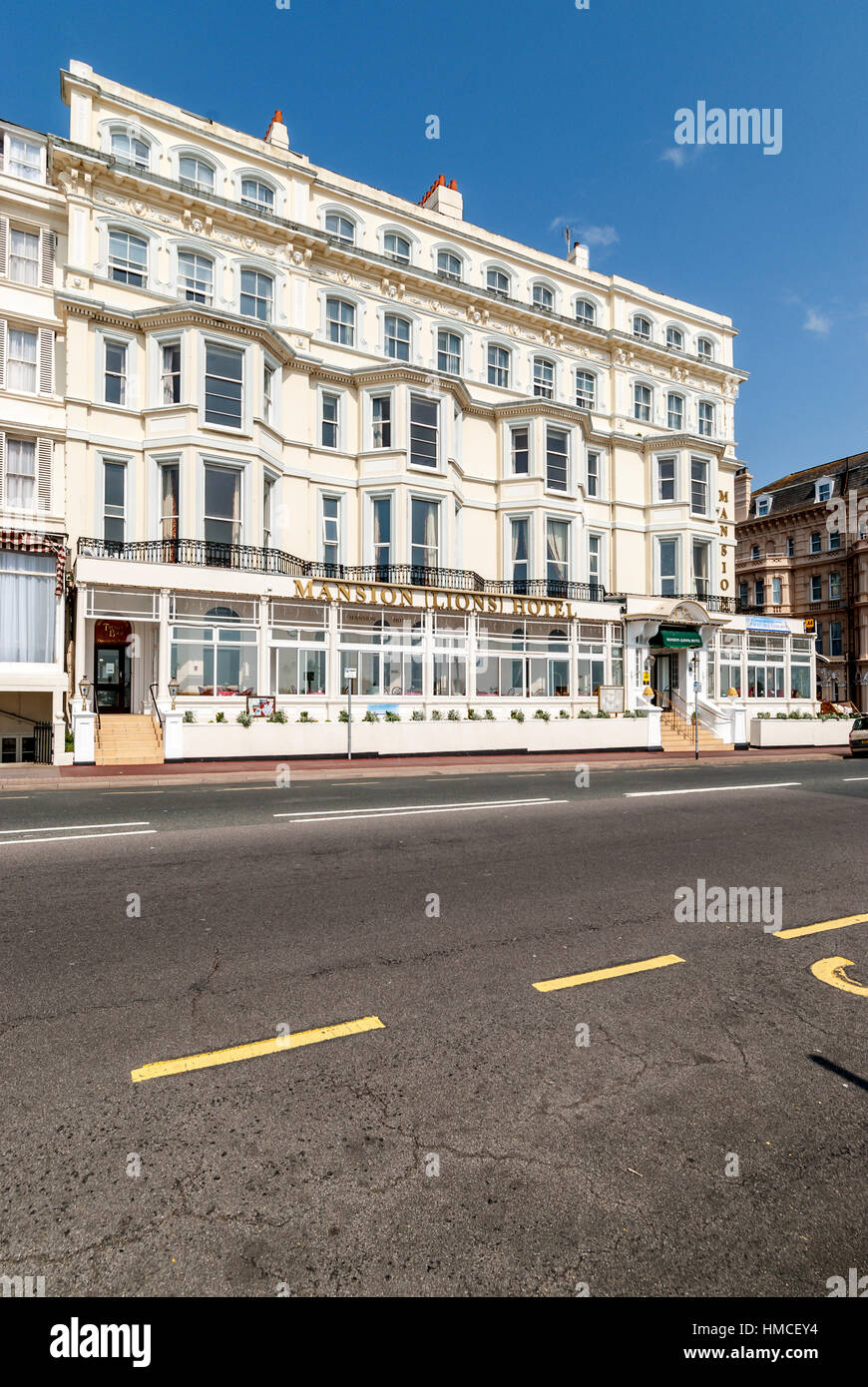 Sur le front de mer d'Eastbourne hôtels Lion Banque D'Images