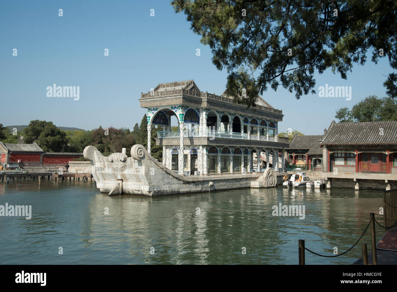 Le bateau de marbre dans le parc du Palais d'été à Beijing, en Chine. Banque D'Images