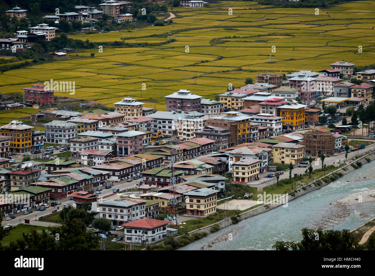 Bhoutan Thimphu Ville paysage aérien vue panoramique sur une rivière Banque D'Images