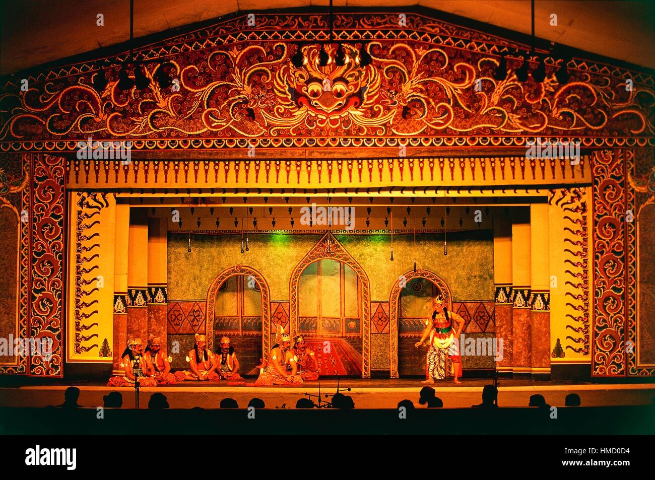 Le wayang kulit ombre permanente (marionnettes) Théâtre, Taman Sriwedari, Surakarta, Java, Indonésie. Banque D'Images
