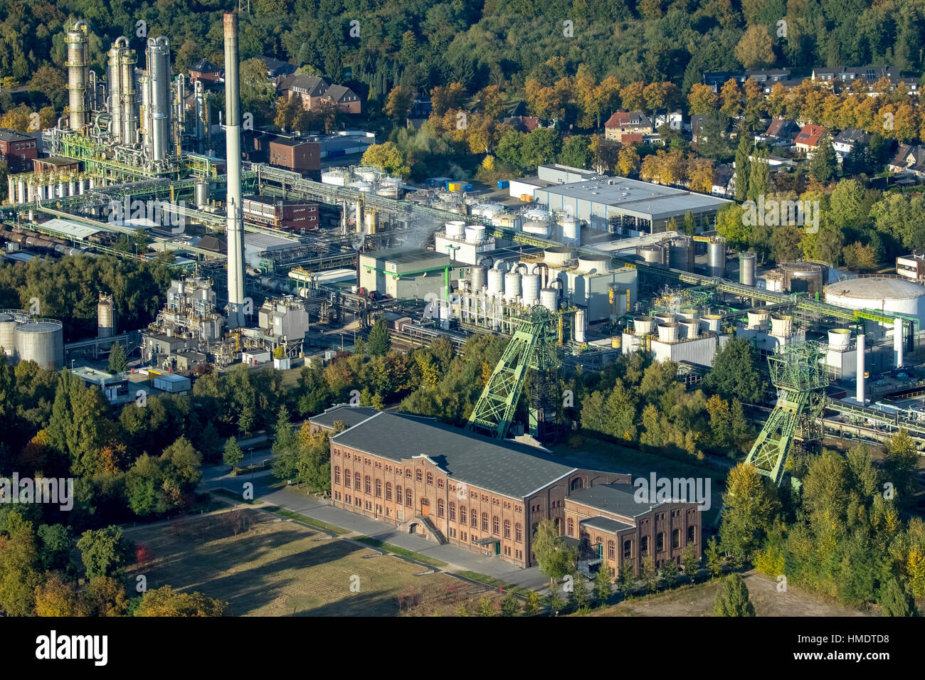 Musée de l'industrie salle des machines Zweckel en face de l'usine chimique Ineos Phenol, Gladbeck, Ruhr, Rhénanie du Nord-Westphalie Banque D'Images