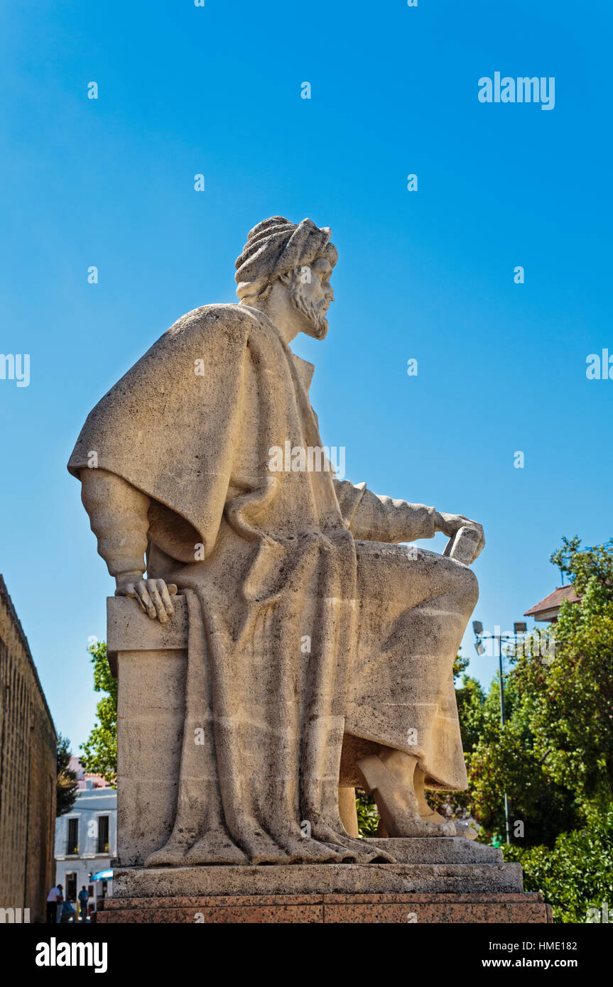 Cordoba Cordoba, Province, Andalusia, Spain. Statue d'Averroès, grand penseur musulman né à Cordoue, mort 1126 Marrakech, Maroc, 1198. Historique L'EC Banque D'Images