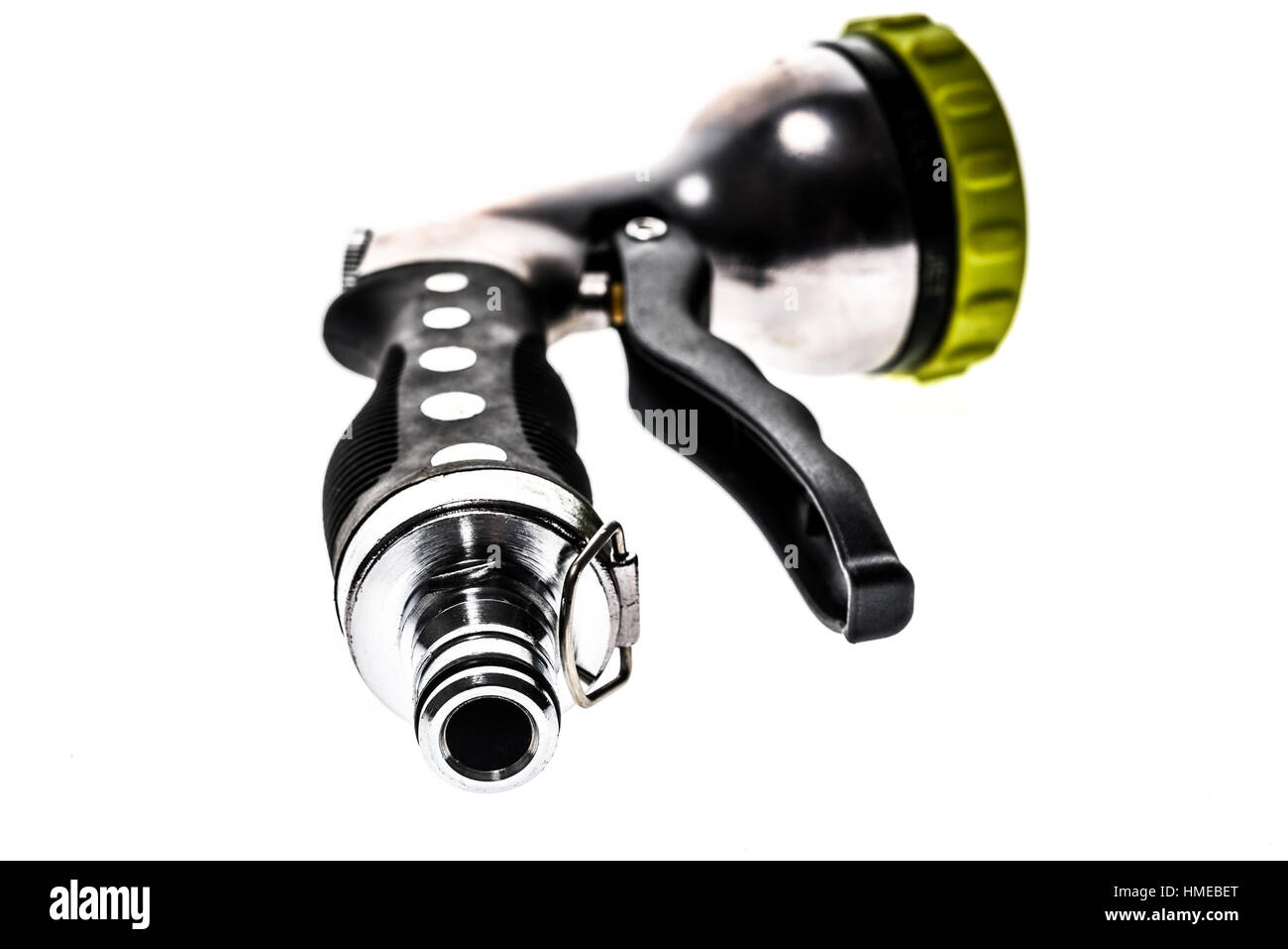 Flexible d'eau de douche réglable avec gicleurs de pulvérisation. Outil de jardinage isolé sur fond blanc. Photo haute résolution. Banque D'Images