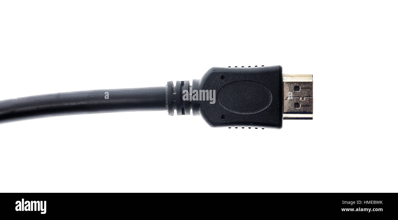 HDMI audio video noir Câble ordinateur isolé sur fond blanc. Close up of home entertainment du câble de raccordement pour le son et la vidéo. Banque D'Images
