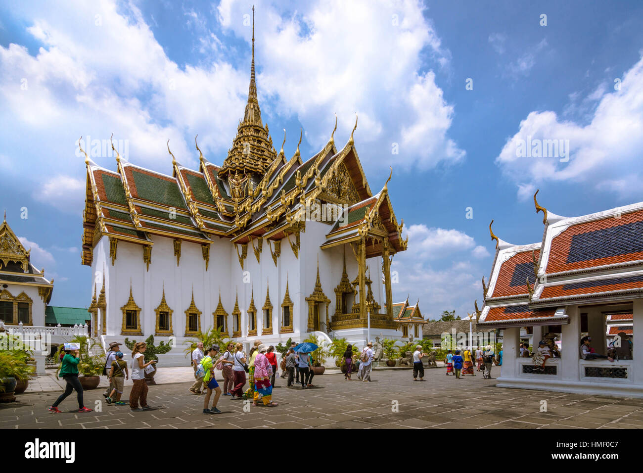 Phra Thinang Dusit Maha Prasat salle du trône, un idéal de l'architecture thaïlandaise, dans le Grand Palais à Bangkok (Thaïlande) Banque D'Images