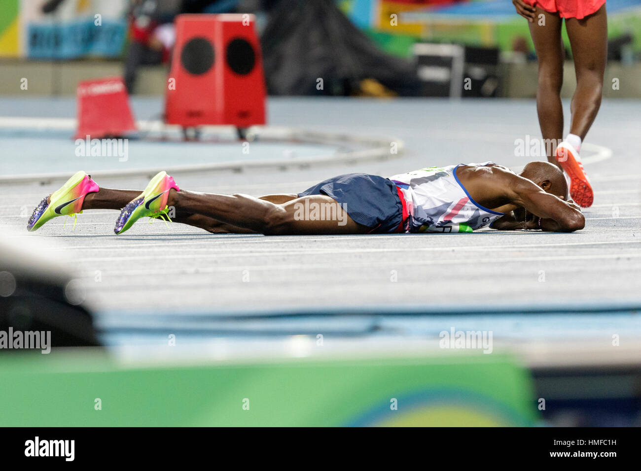 Rio de Janeiro, Brésil. 13 août 2016. Mo Farah (GBR) remporte la médaille d'or chez les hommes 10 000 m au Jeux Olympiques d'été 2016. ©PAUL J. Sutton/PCN Banque D'Images