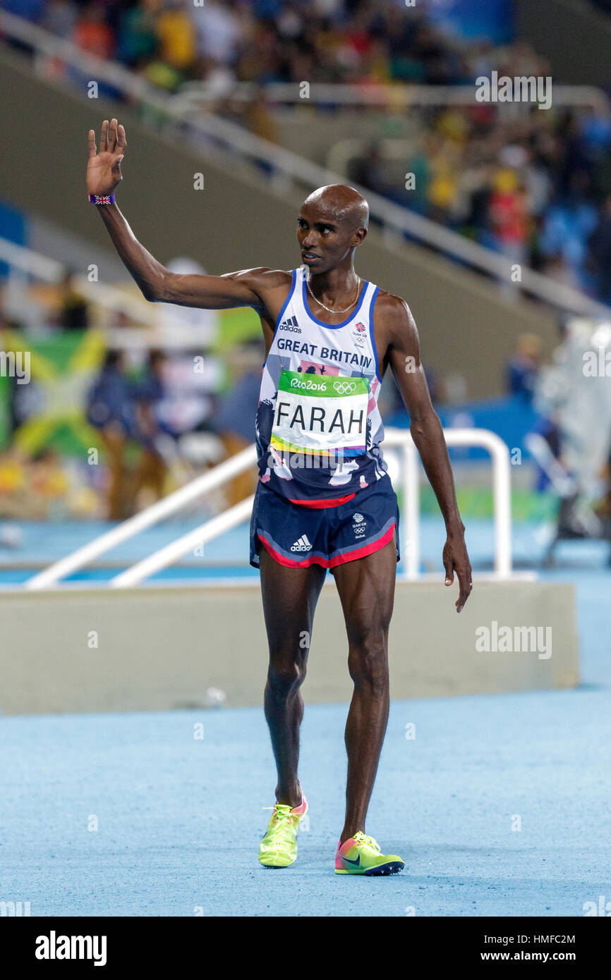 Rio de Janeiro, Brésil. 13 août 2016. Mo Farah (GBR) remporte la médaille d'or chez les hommes 10 000 m au Jeux Olympiques d'été 2016. ©PAUL J. Sutton/PCN Banque D'Images