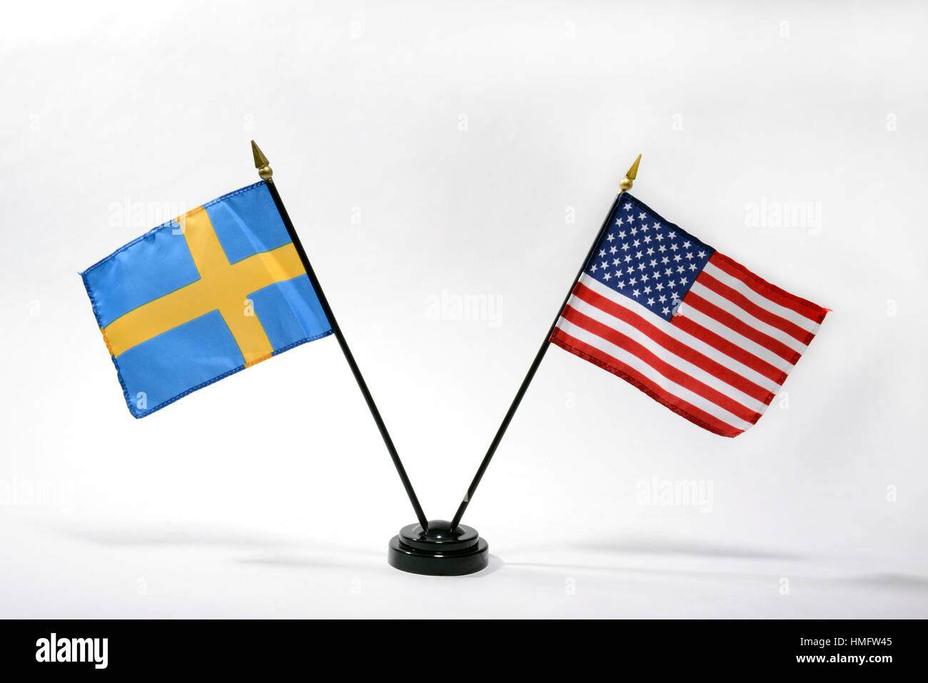Stamford, Connecticut. 27 janvier, 2017. Drapeaux de bureau suédois et américain. Banque D'Images