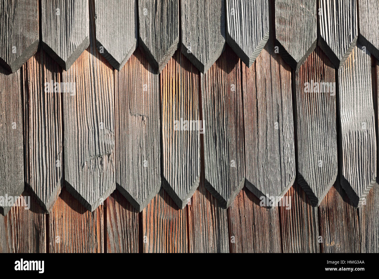 Tuile traditionnelle en bois de la vieille maison, vieille toiture en bois Banque D'Images