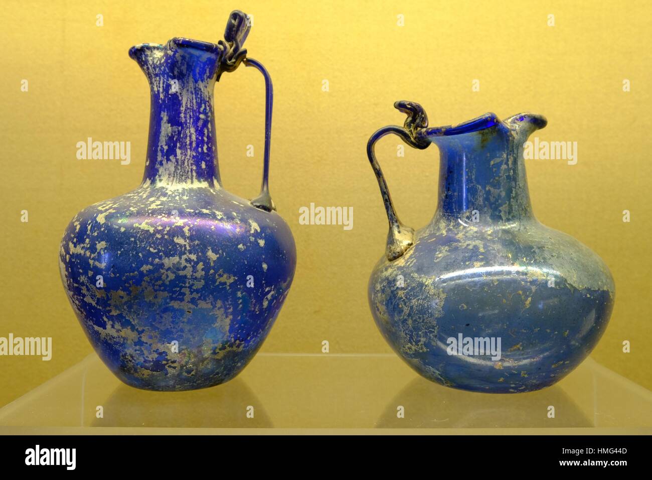 Vases de verre bleu, Pompéi, Naples, Musée Archéologique National, Naples,  Italy, Europe Photo Stock - Alamy