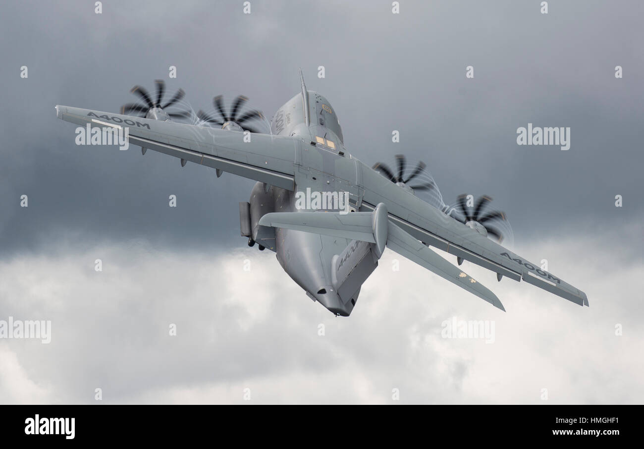 Airbus A400M, Avion de Transport Militaire raide sur le décollage du vol d'affichage Banque D'Images