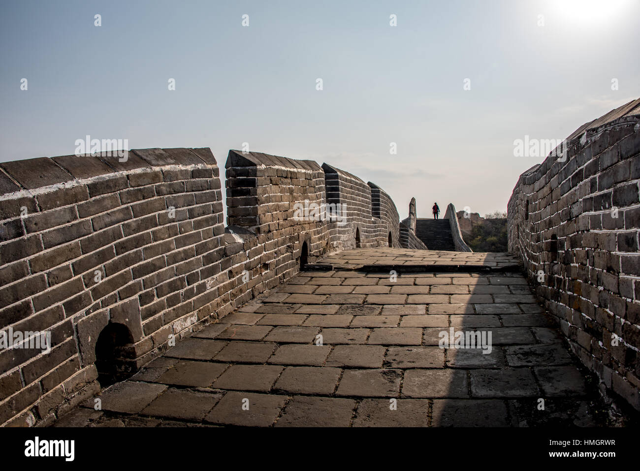 Randonnée voyageur Solo section Jinshanling de la Grande Muraille de Chine au début de la matinée, pas de monde. Banque D'Images