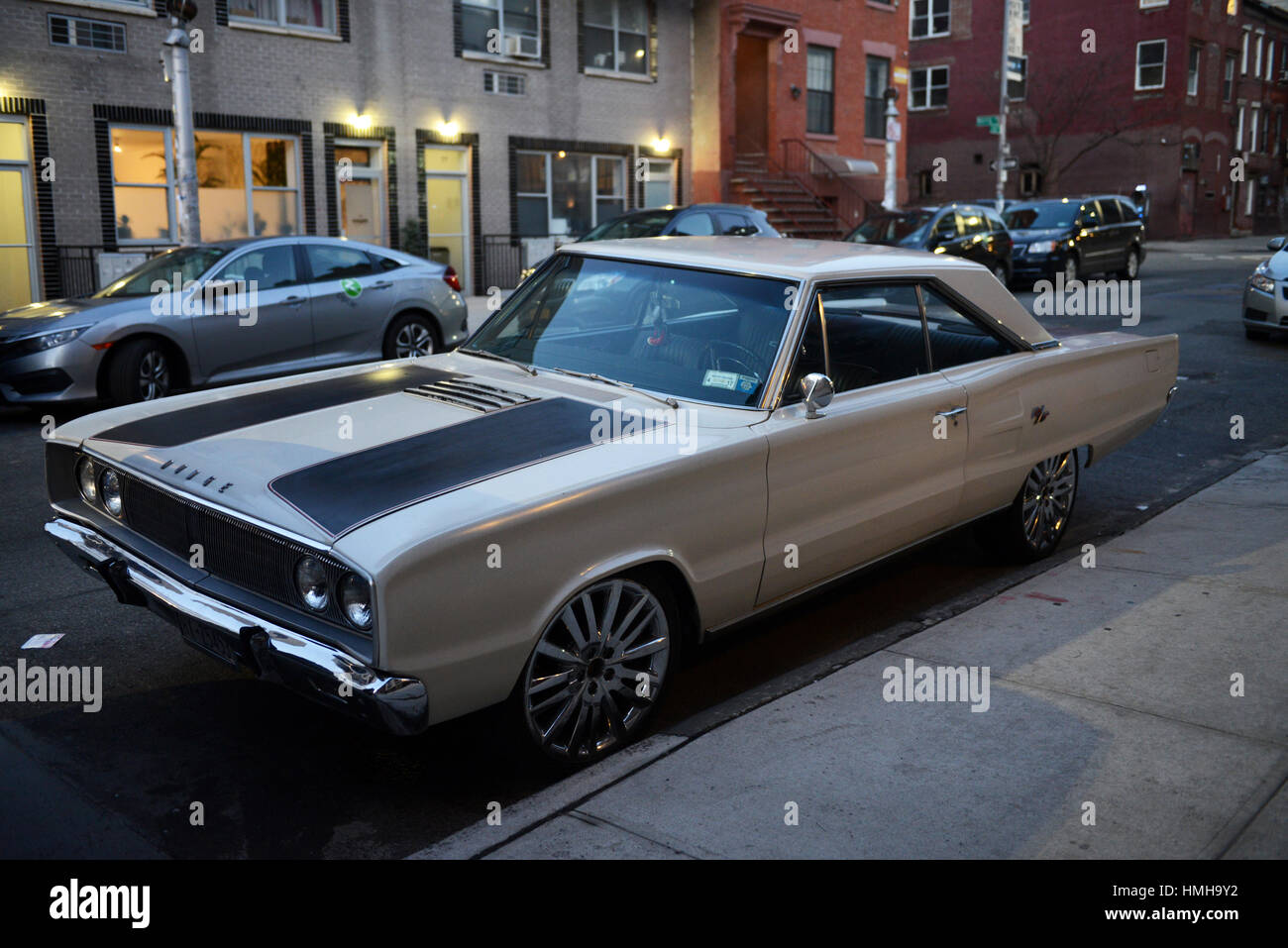 Vintage car dans la rue, Williamsburg, Brooklyn, New York City Banque D'Images
