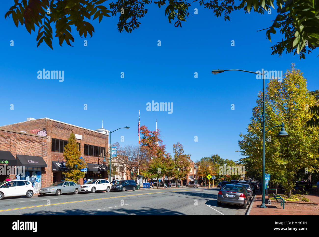 E Franklin Street dans le centre-ville de Chapel Hill, Caroline du Nord, États-Unis Banque D'Images